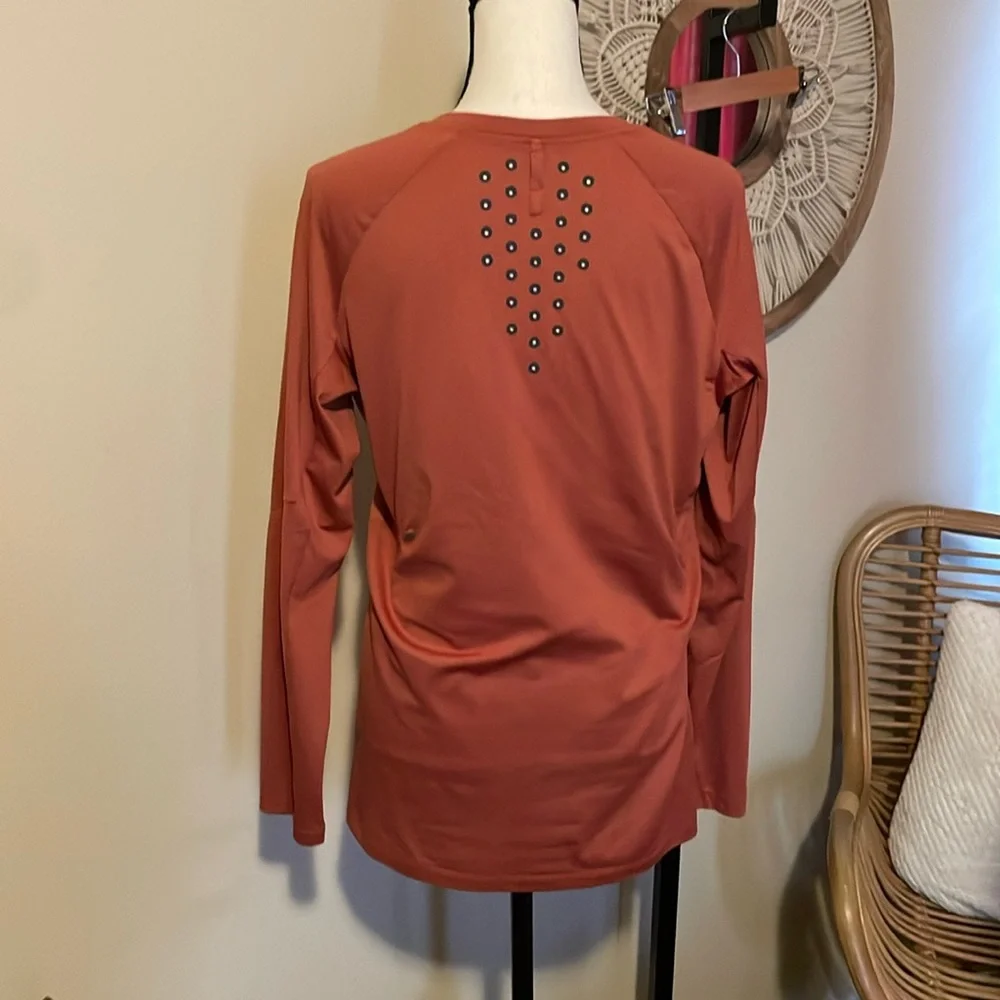 Men’s Lulu Lemon Textured Training Long sleeve Medium burnt orange